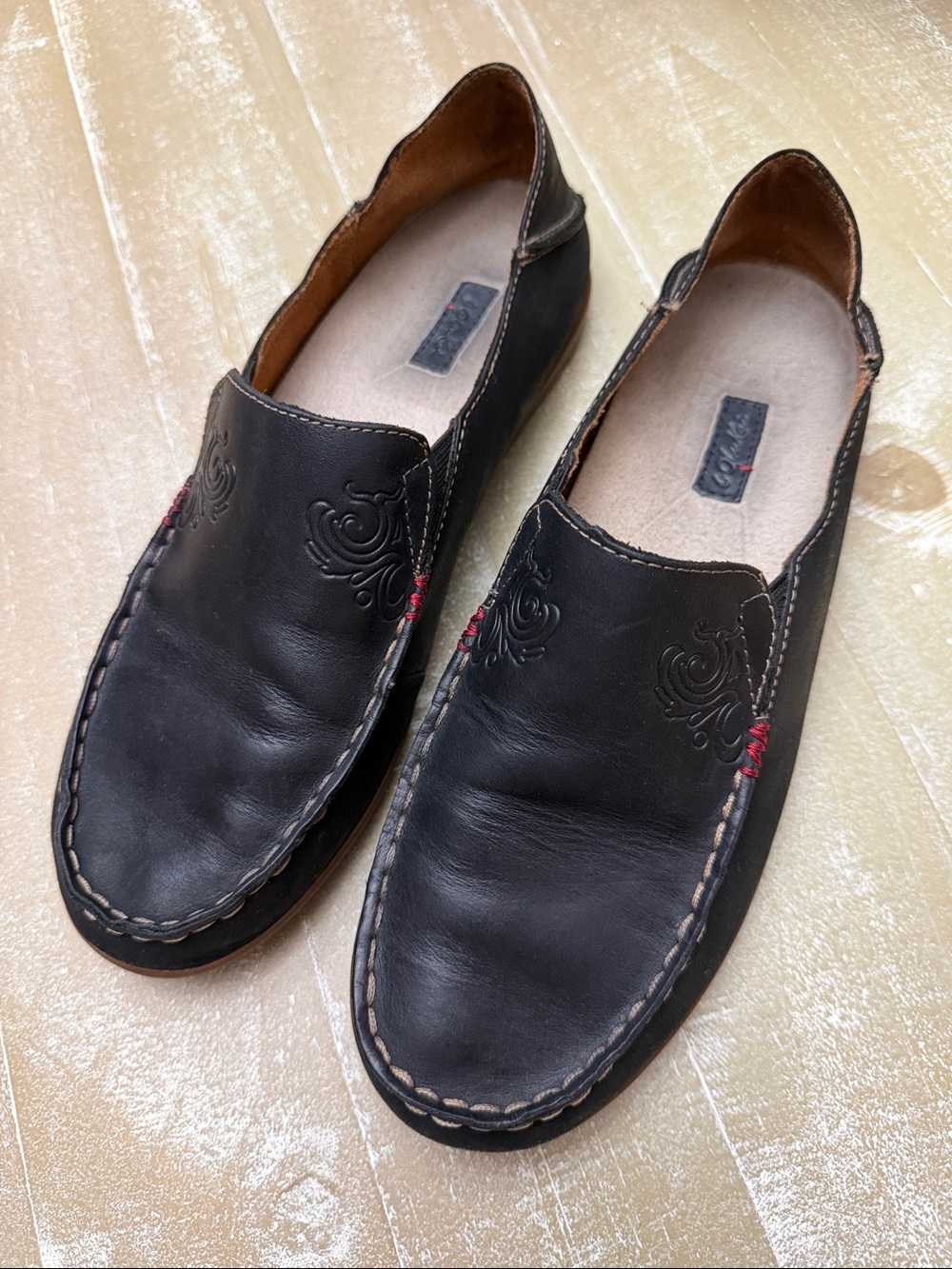 OluKai Black Leather Loafers Size 7.5 Embossed Detail